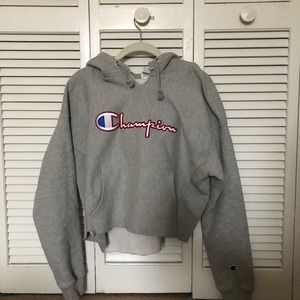 Cropped Champion sweatshirt